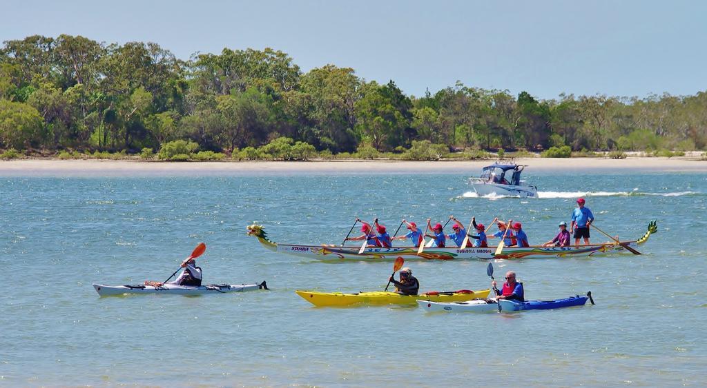 Tin Can Bay'S Sleepy Lagoon Motel Bagian luar foto