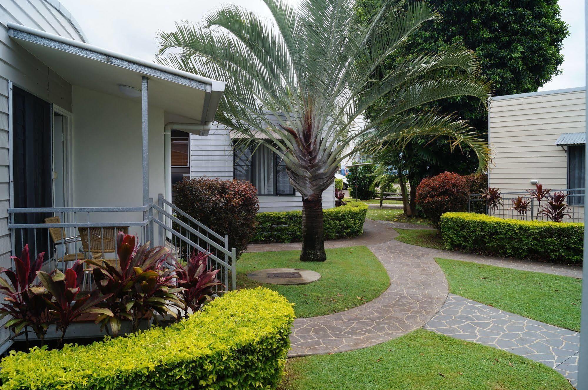 Tin Can Bay'S Sleepy Lagoon Motel Bagian luar foto