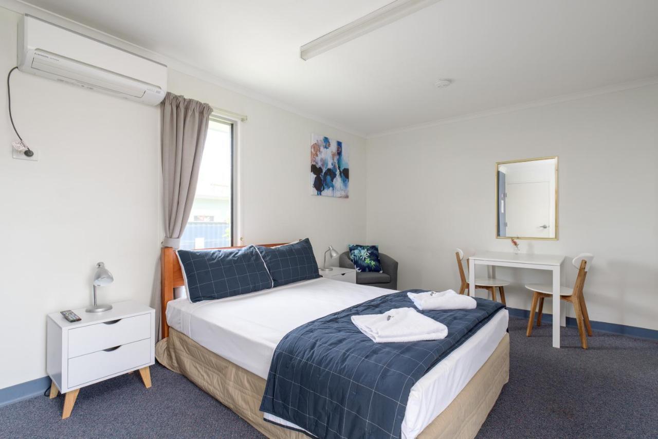 Tin Can Bay'S Sleepy Lagoon Motel Bagian luar foto